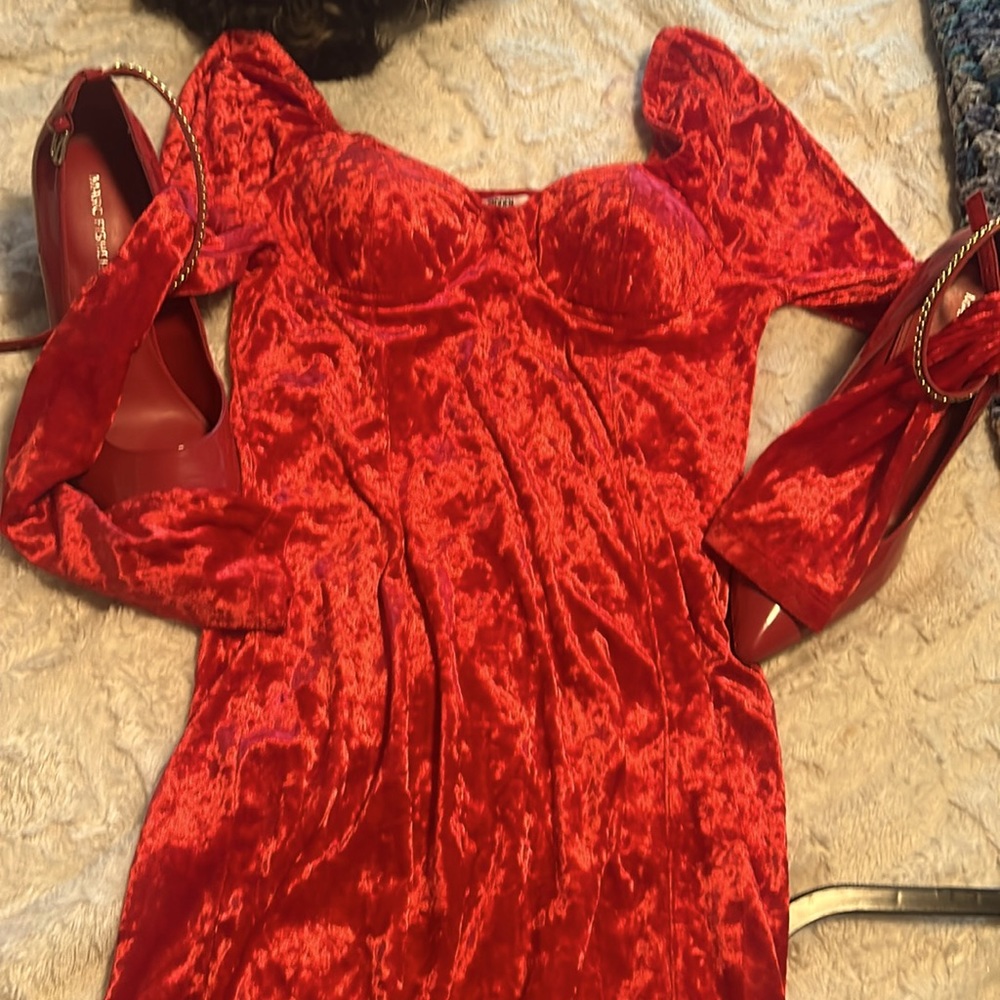Red dress so cute
